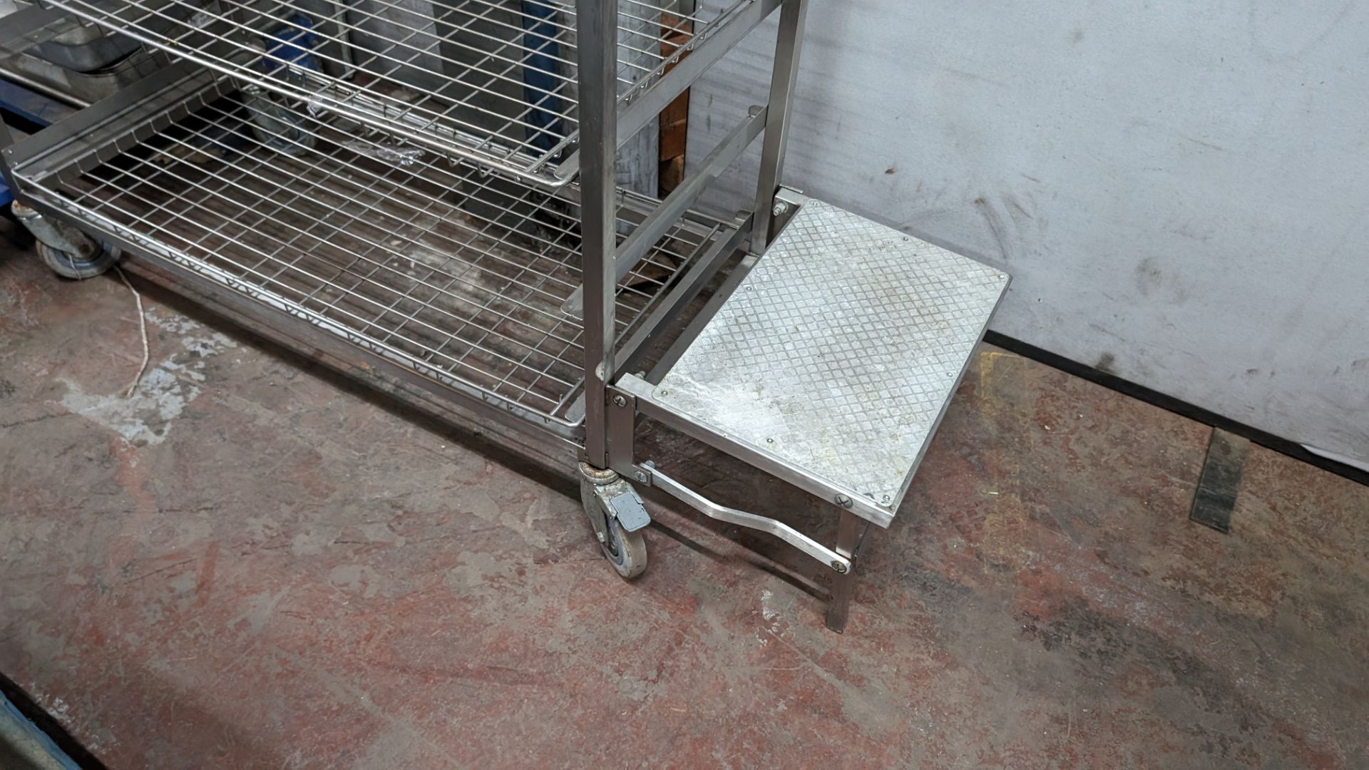 Metal trolley with pull-out trays/basket & pull-down step - Image 5 of 6