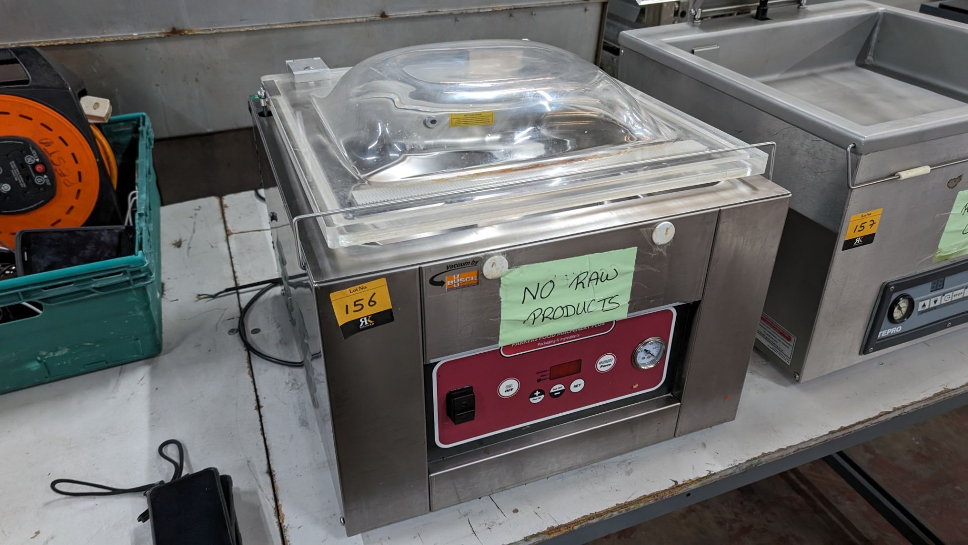 Parkers Food Machinery Plus benchtop stainless steel vacuum chamber machine, model Square 400