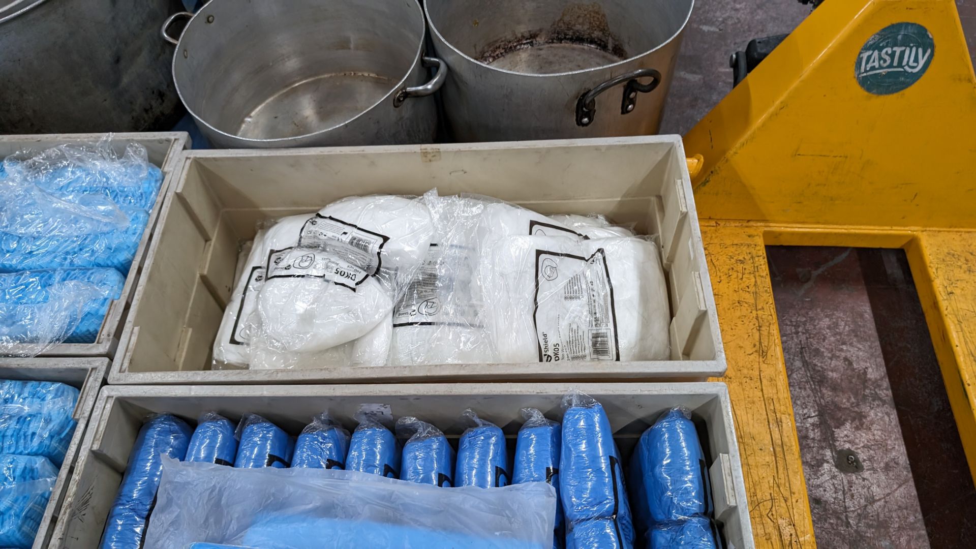 Quantity of disposable outerwear comprising the contents of one crate of over sleeves, one crate of - Image 5 of 6