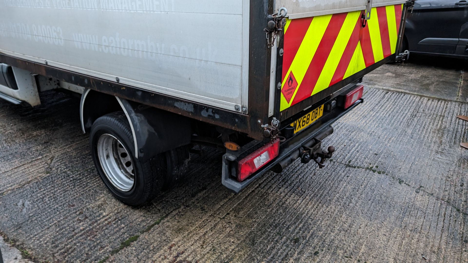 WX68 OBT Ford Transit 350 tipper, 6 speed manual gearbox, 1995cc diesel engine. Colour: White. Fi - Image 7 of 24