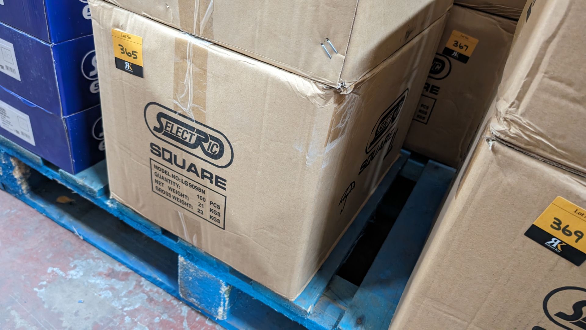 Presa Elettrica 13A 2 Gang Con Interruttore DP In Acciaio Con Finitura Alluminio - Conforme BS1363, Per Uso Commerciale E Industriale, Garanzia 15 Anni - 2