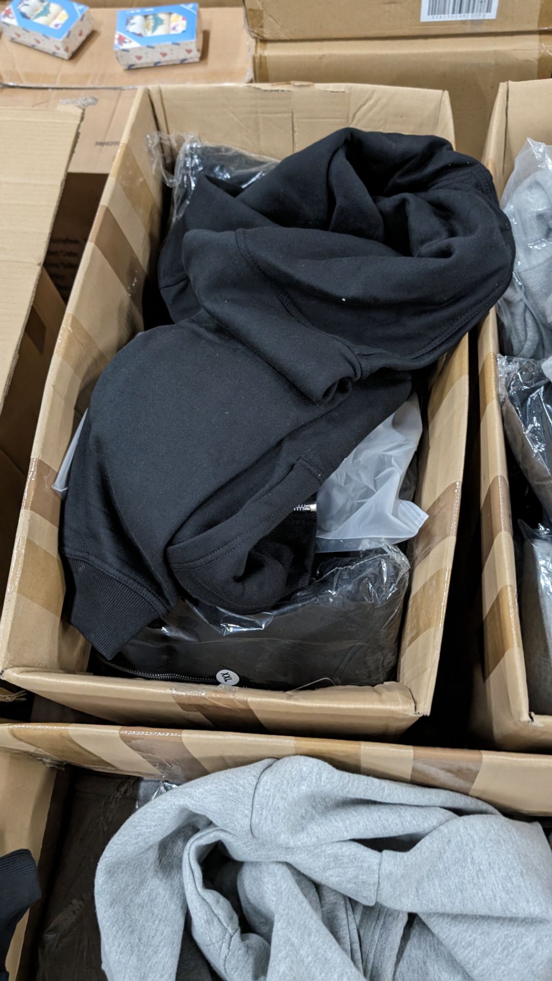 5 boxes of YCB zip-up hoodies, crop tops & similar - the contents of a pallet - Image 5 of 8