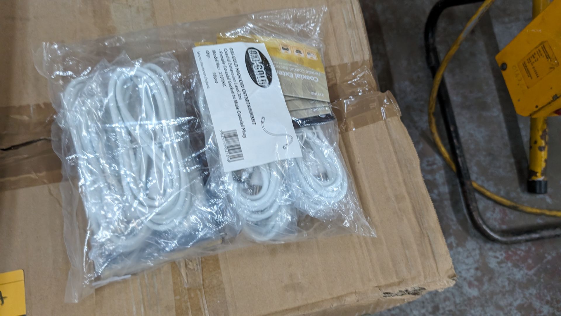 IT related items comprising 3 boxes of coax cables plus a box containing a quantity of Lenovo hubs/d - Image 4 of 8