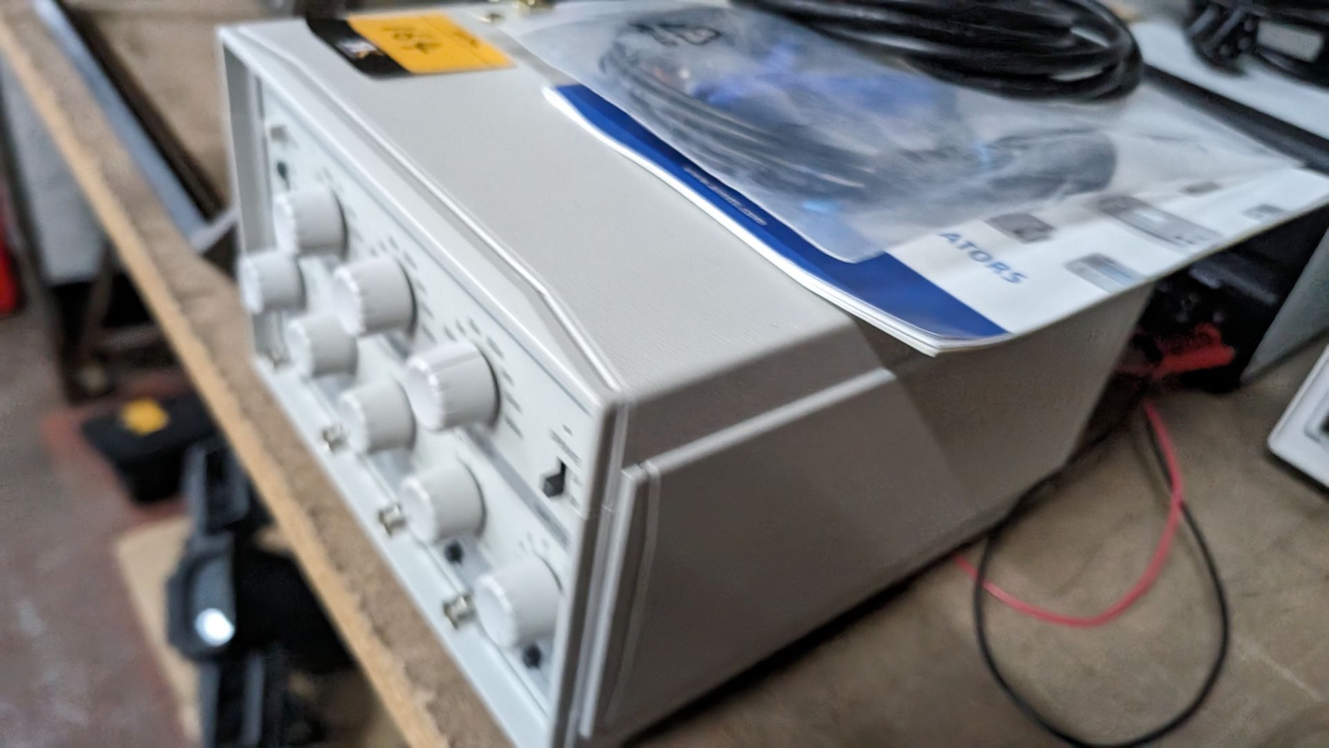 Thurlby Thandar model TGP110 10mhz pulse generator - Image 5 of 6