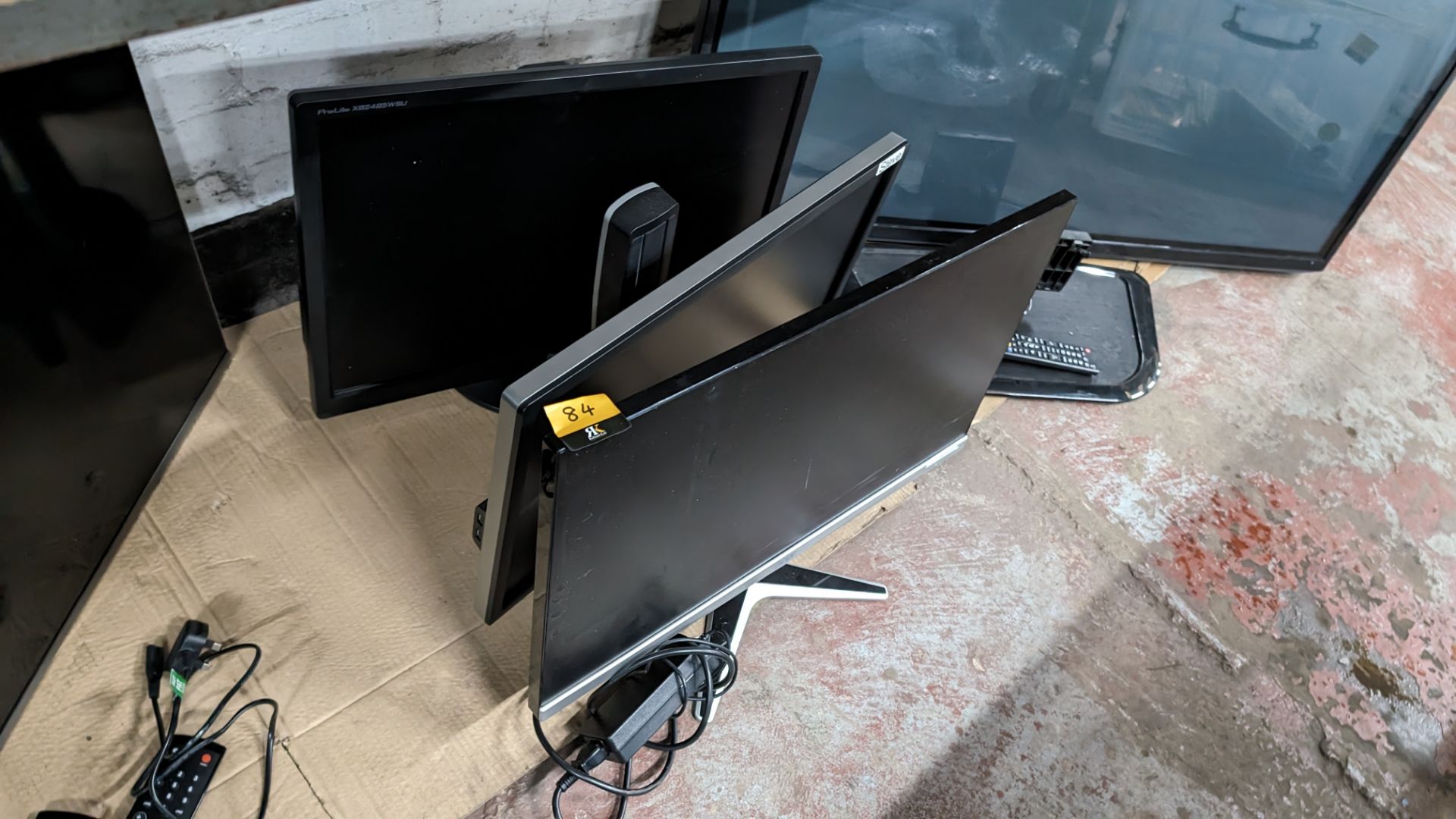 3 off assorted widescreen monitors, each on desktop stand - Image 3 of 6
