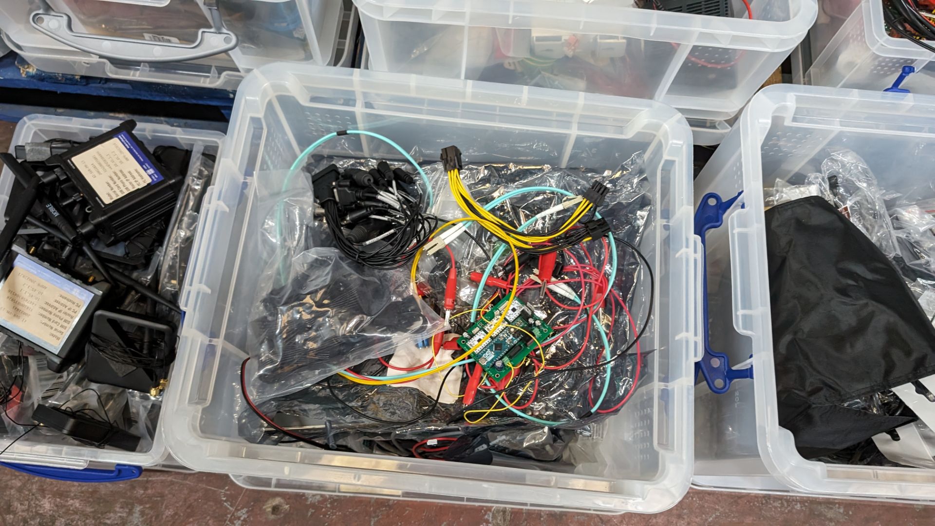 The contents of 6 crates of assorted computer components and miscellaneous - Image 7 of 10