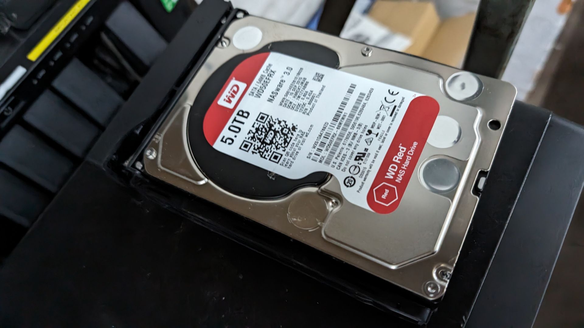 NAS drive with 8 x 5TB hard drives - Image 4 of 15