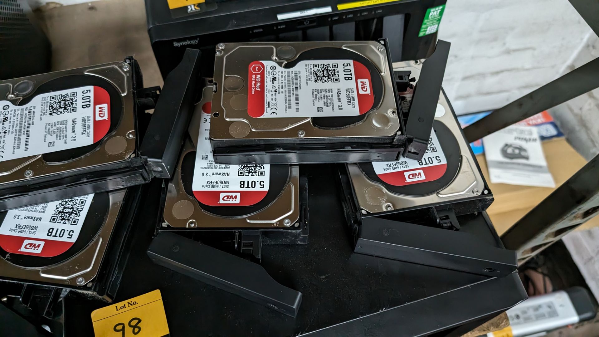 NAS drive with 8 x 5TB hard drives - Image 14 of 15