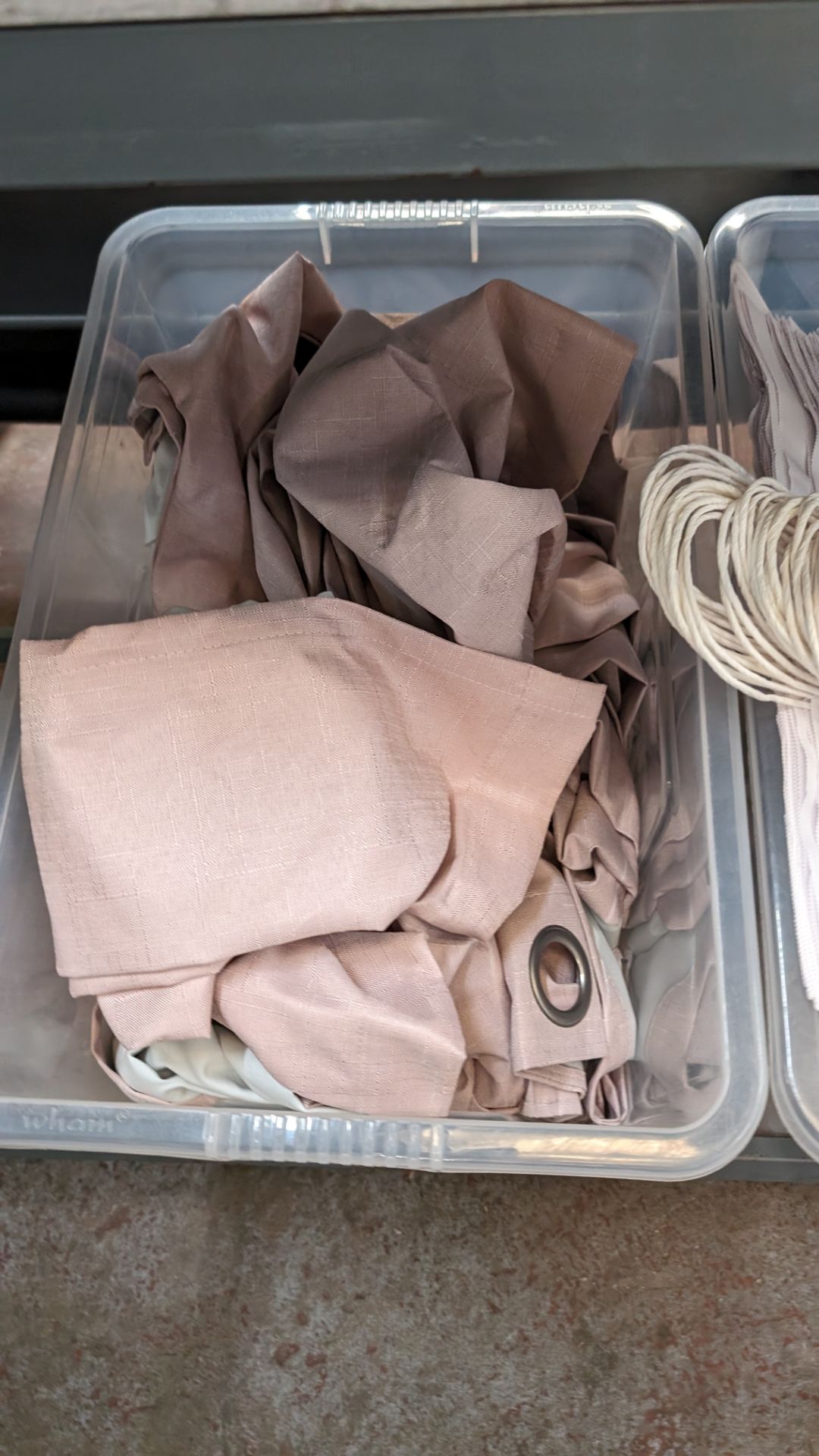 Mixed lot comprising the contents of 3 crates - jewellery stands, curtains and more - Image 7 of 9