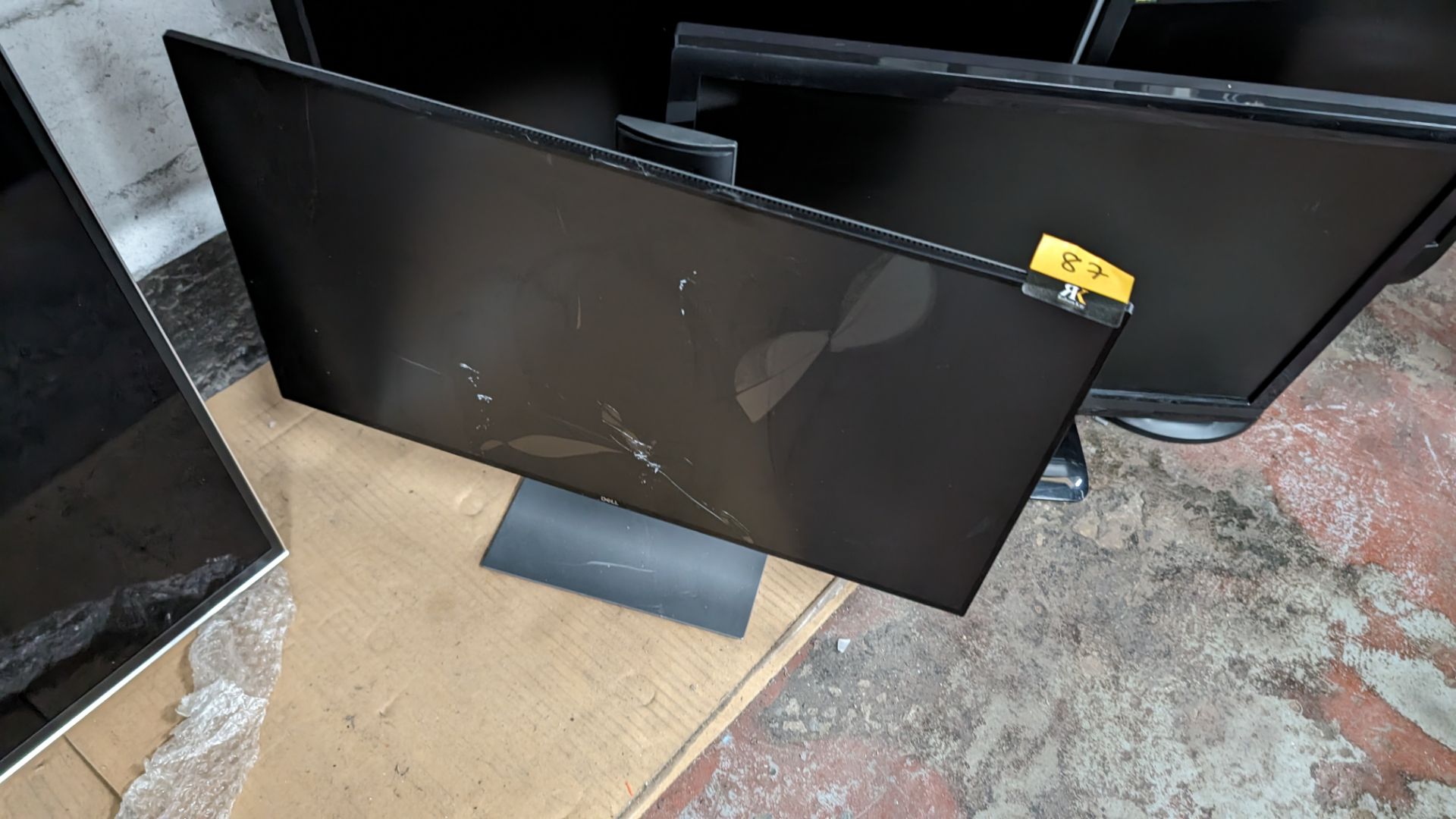 5 off assorted widescreen monitors each on desktop stand (damaged) - Image 3 of 8