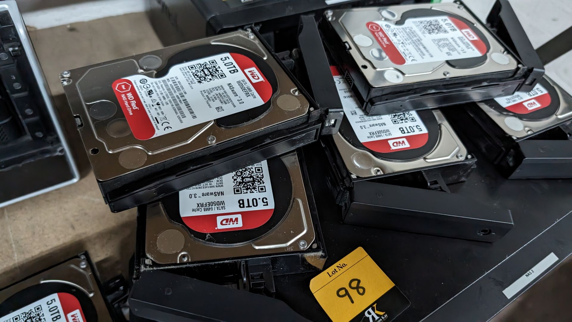 NAS drive with 8 x 5TB hard drives - Image 13 of 15