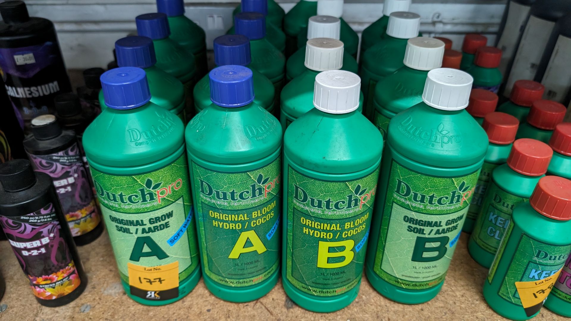 18 off 1 litre bottles of Dutch Pro Original products, comprising 4 off 1 litre bottles of Grow Soil