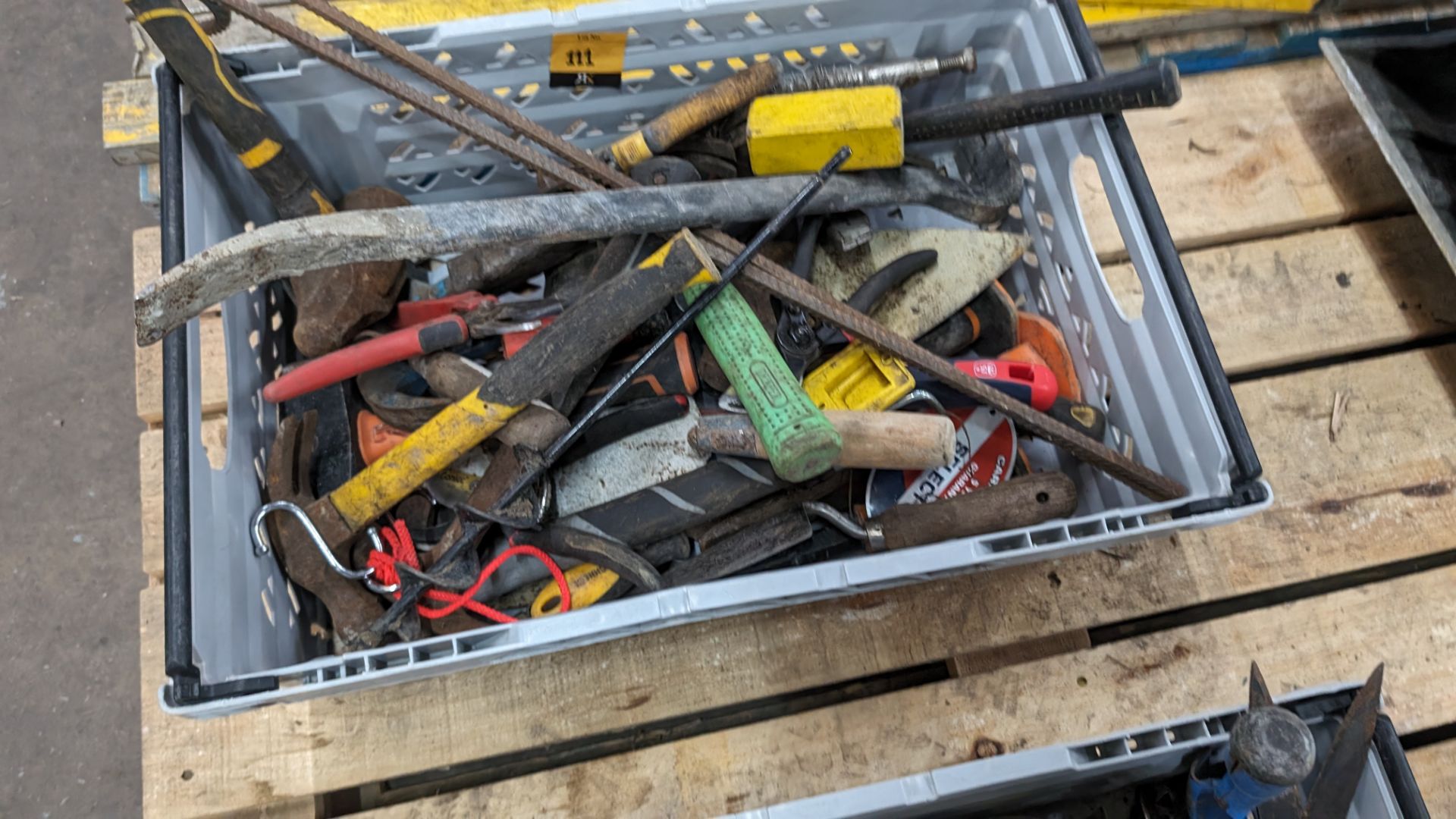 The contents of a crate of hand tools & miscellaneous