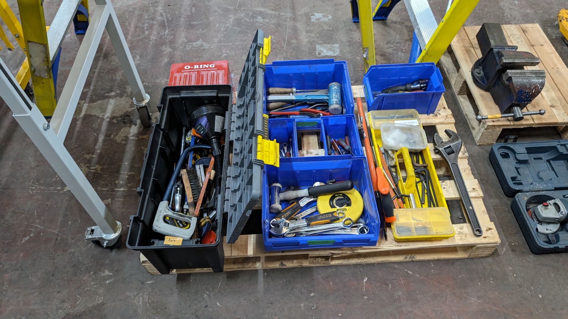 The contents of a pallet of assorted hand tools including toolbox & contents