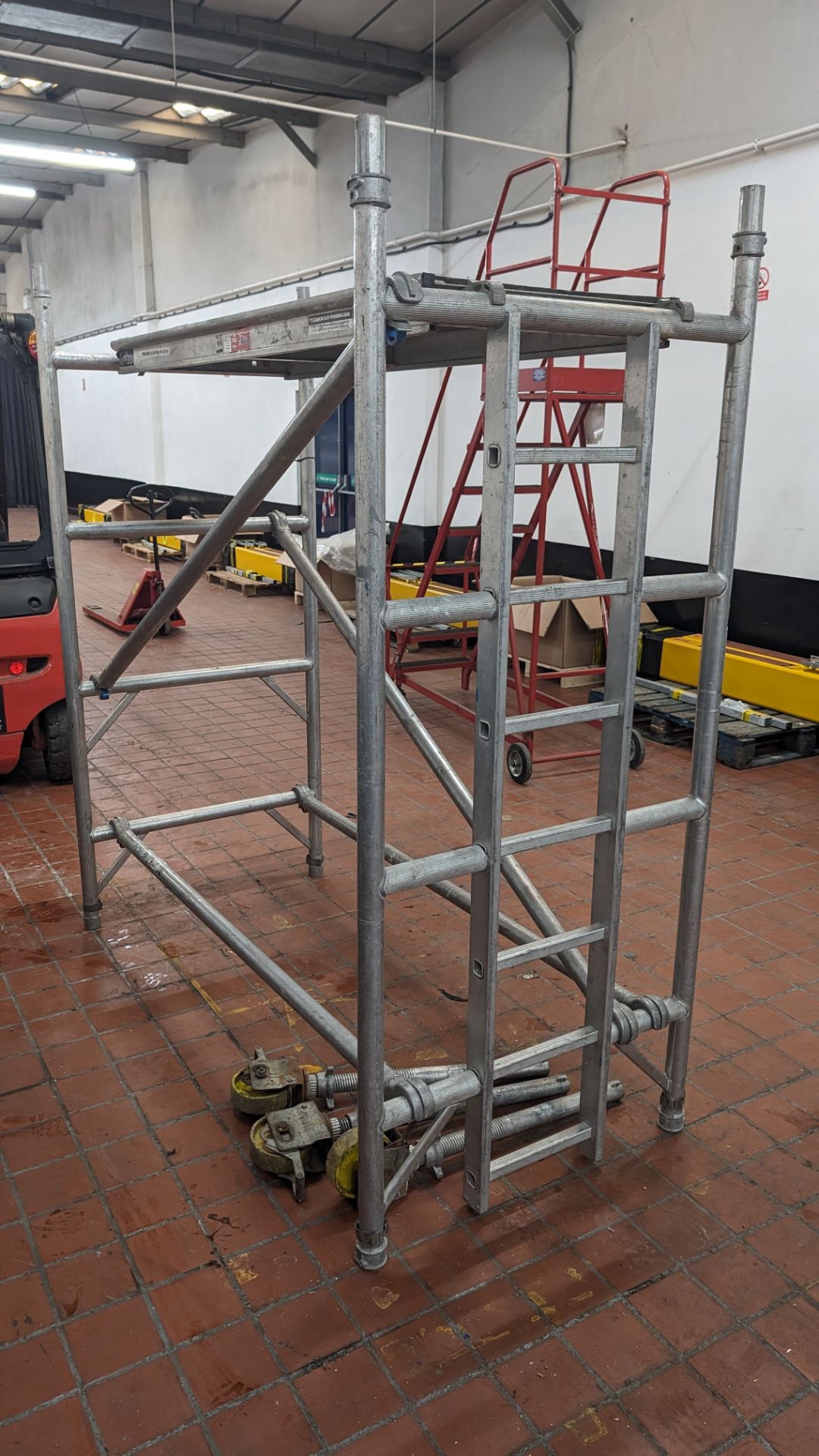 1 off small scaffold tower comprising 2 uprights, 4 beams/braces, 1 platform & 3 wheels - Image 5 of 5