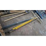 4 off assorted long handled gardening implements