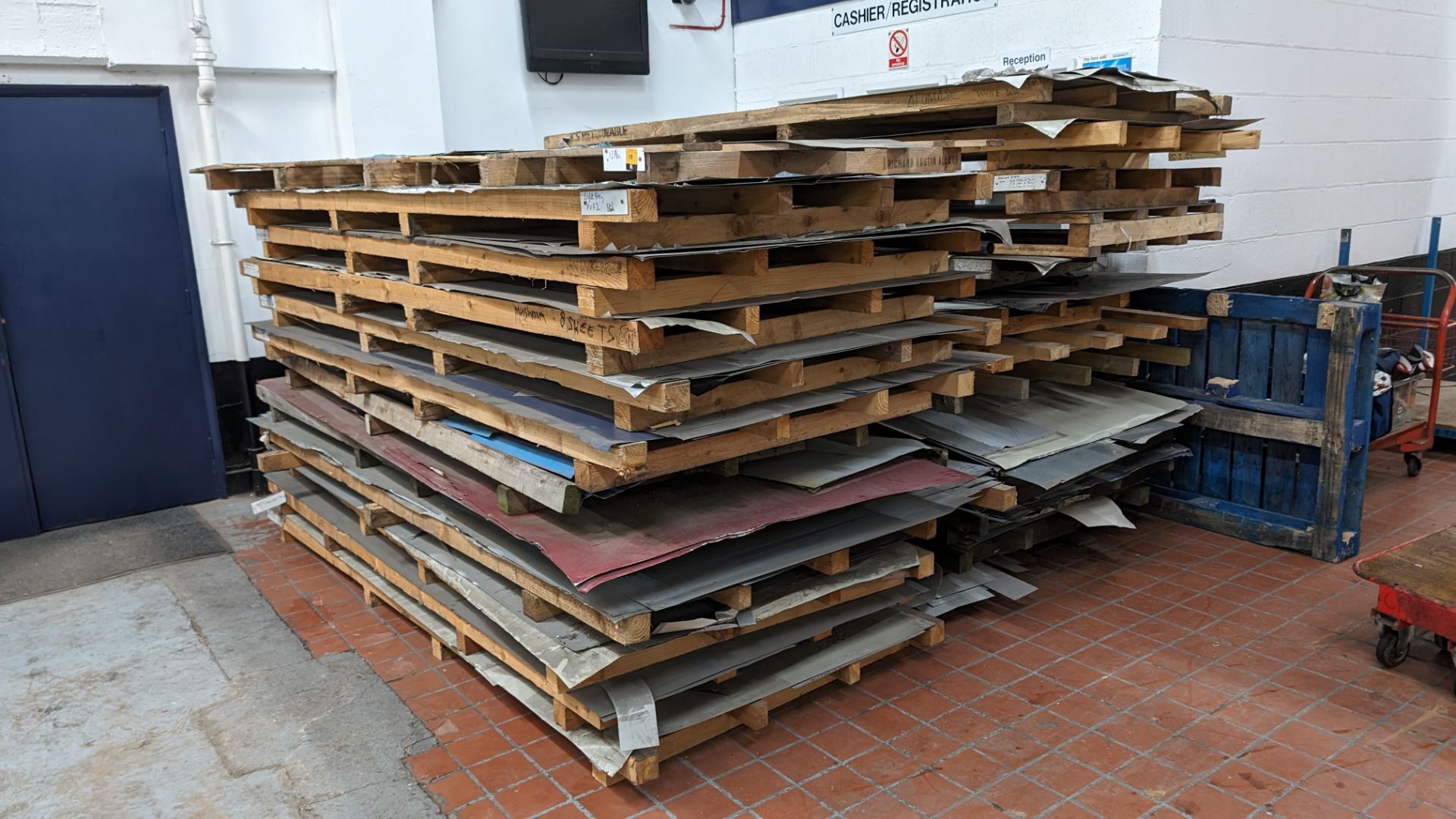 2 stacks of 1250 x 3000mm sheet materials. Each stack comprises 10 - 12 oversized pallets, each pal