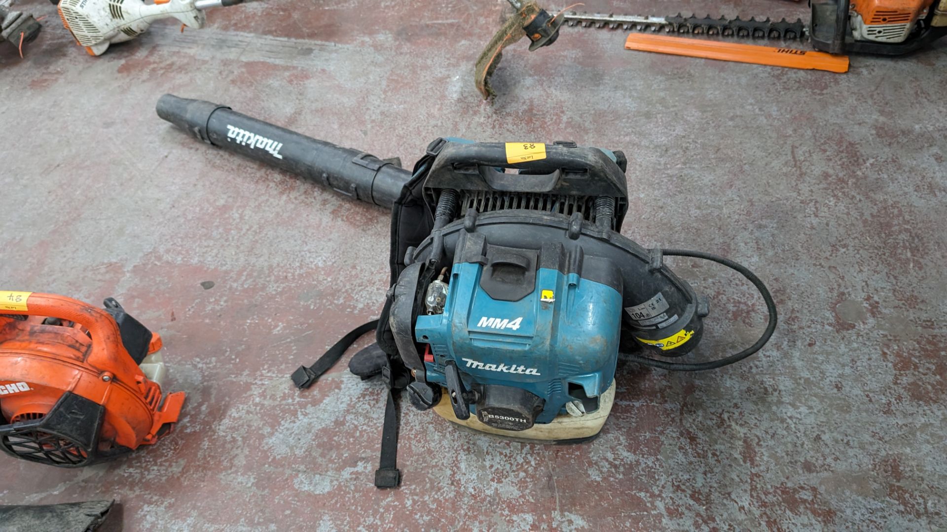 Makita MM4 backpack leaf blower, model B5300TH - Image 10 of 10