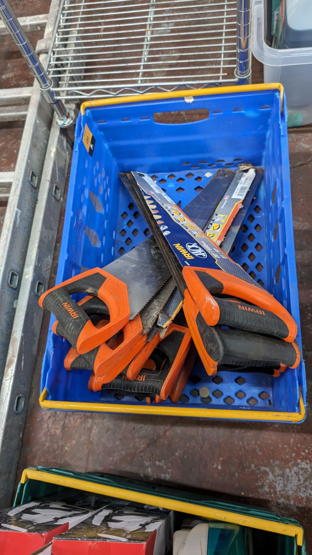 The contents of a crate of hand saws - Image 5 of 5