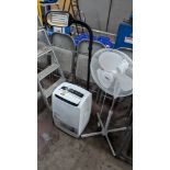 Mixed lot comprising aircon unit, fan & floor standing lamp