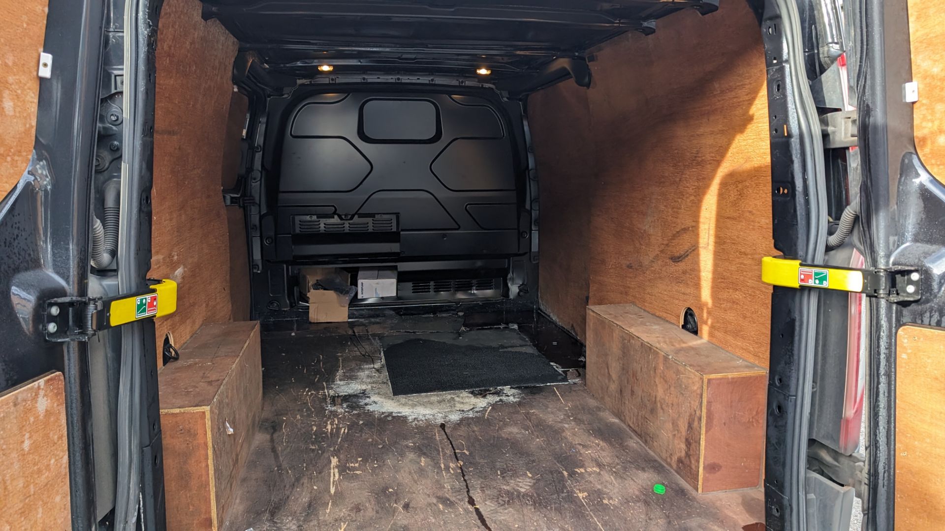 2014 Ford Transit Custom van - Image 10 of 24