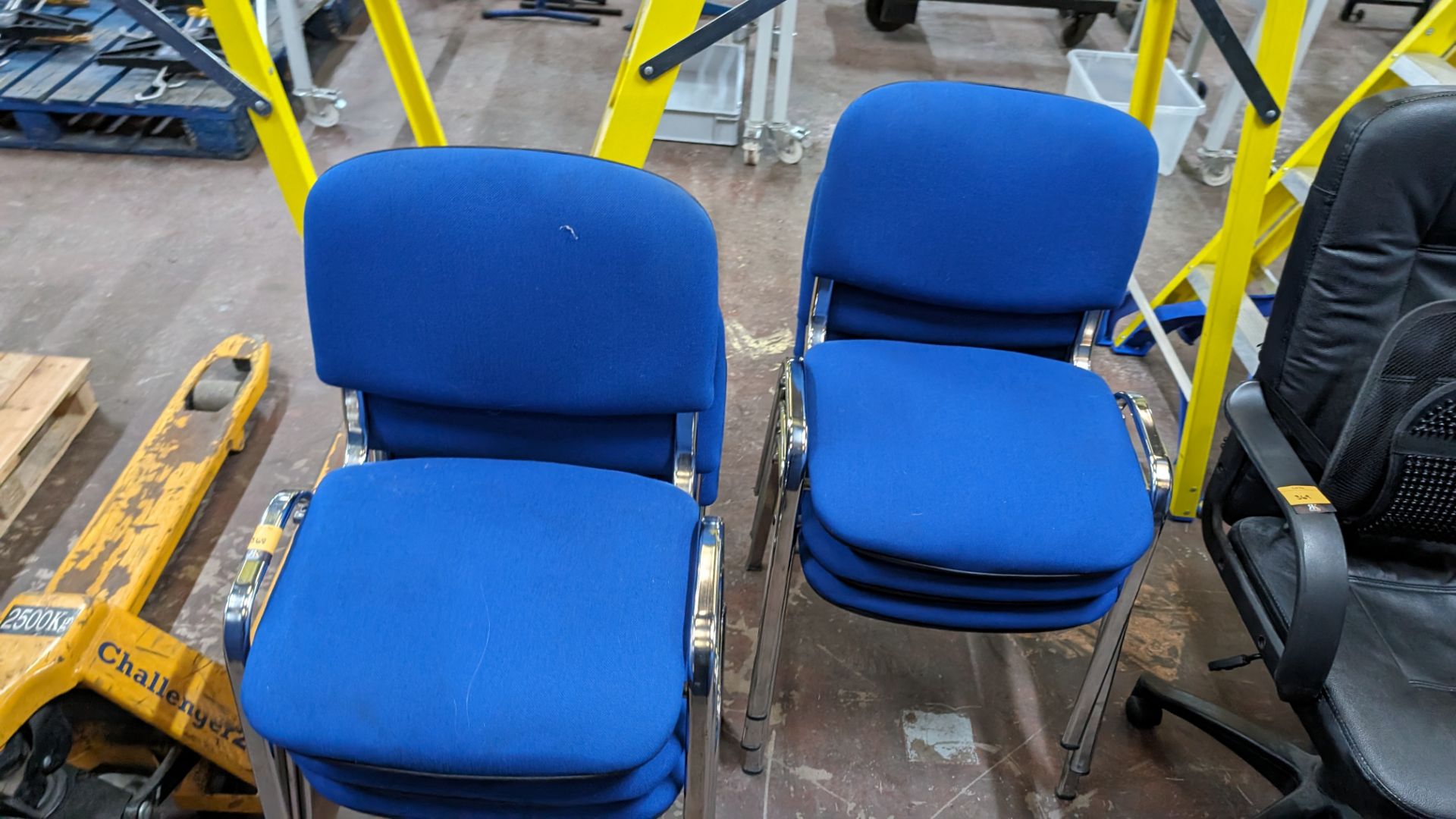 6 off matching stacking blue tweed upholstered stand chairs on silver frames - Image 2 of 5