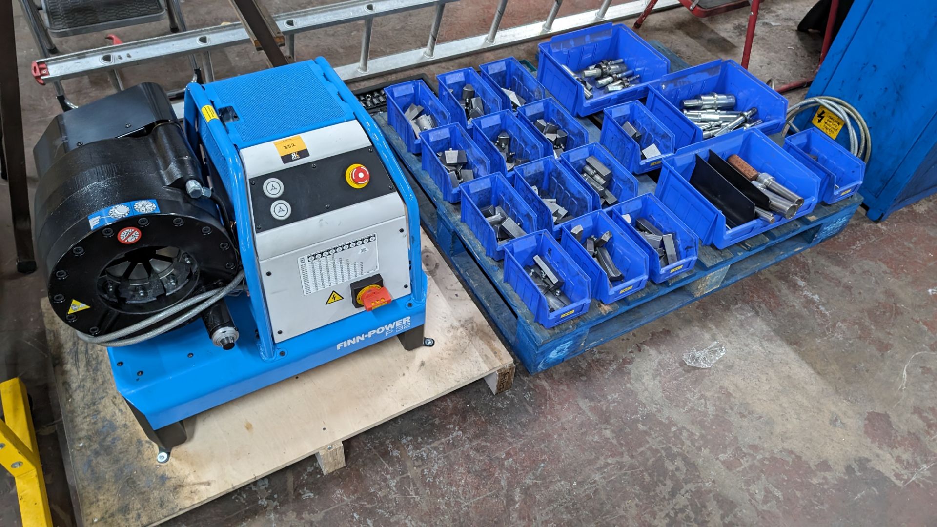 2022 Finn-Power P32 swaging/crimping machine model P32NMS20. This lot includes the contents of the - Image 19 of 27