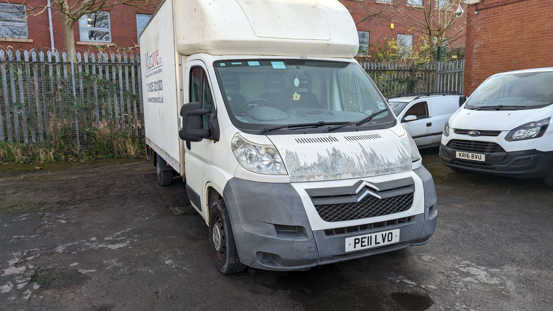 2011 Citroen Relay Luton van with tail lift - Image 2 of 17