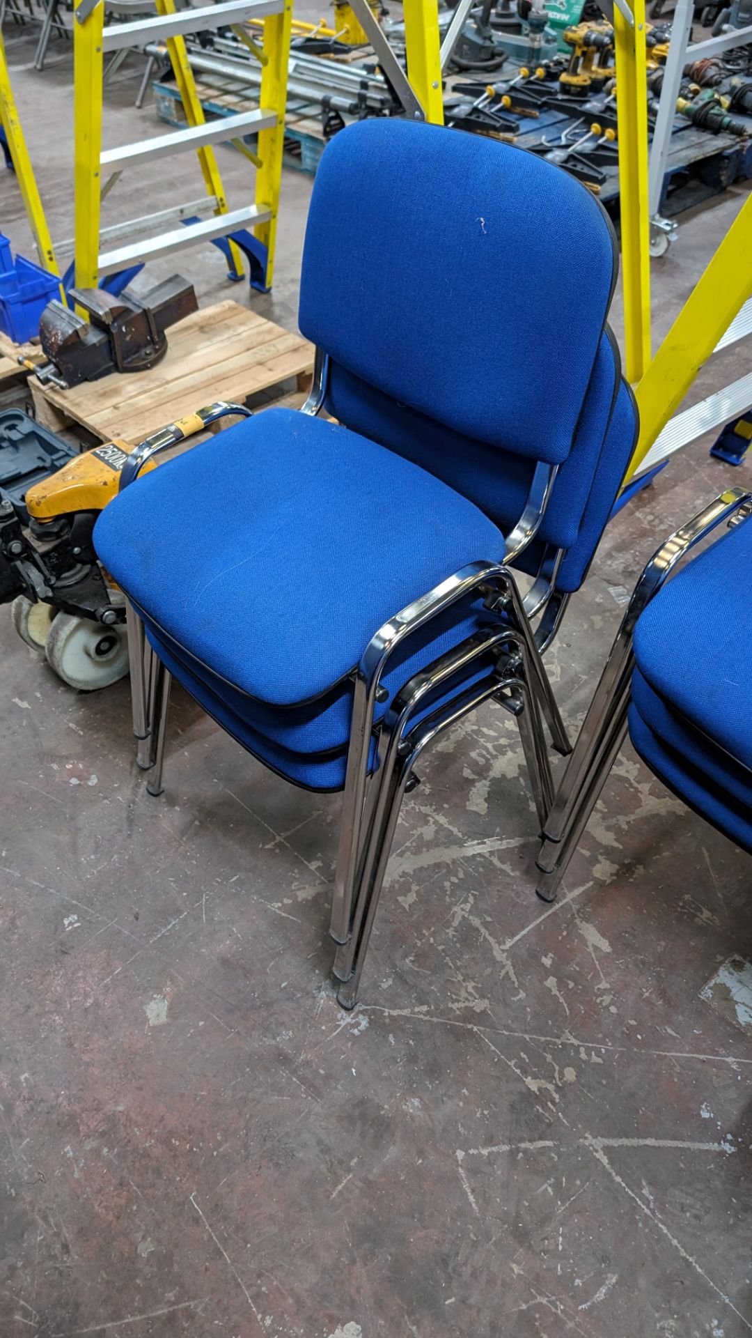 6 off matching stacking blue tweed upholstered stand chairs on silver frames - Image 4 of 5