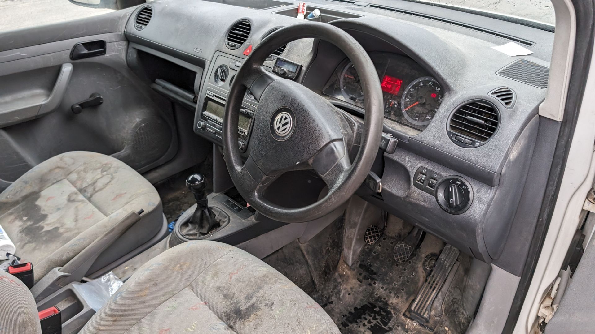 2010 Volkswagen Caddy Maxi C20 TDi 104 panel van - Image 15 of 18