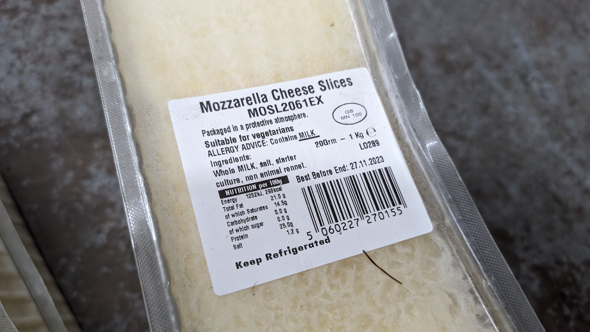 6 off 1kg packs of mozzarella cheese slices, suitable for vegetarians, best before date December 202 - Image 3 of 6