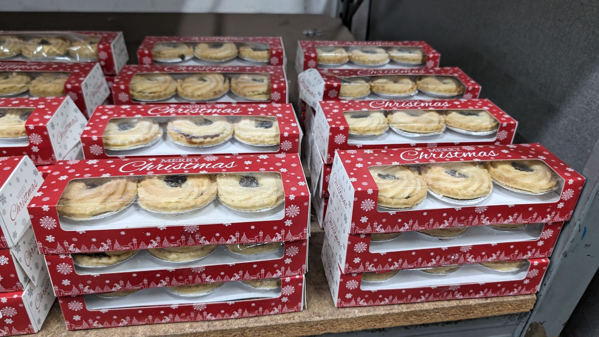 48 off 6 packs of Christmas mince pies. Each pack contains 6 pies on 2 layers & comes in Merry Chri - Image 4 of 5