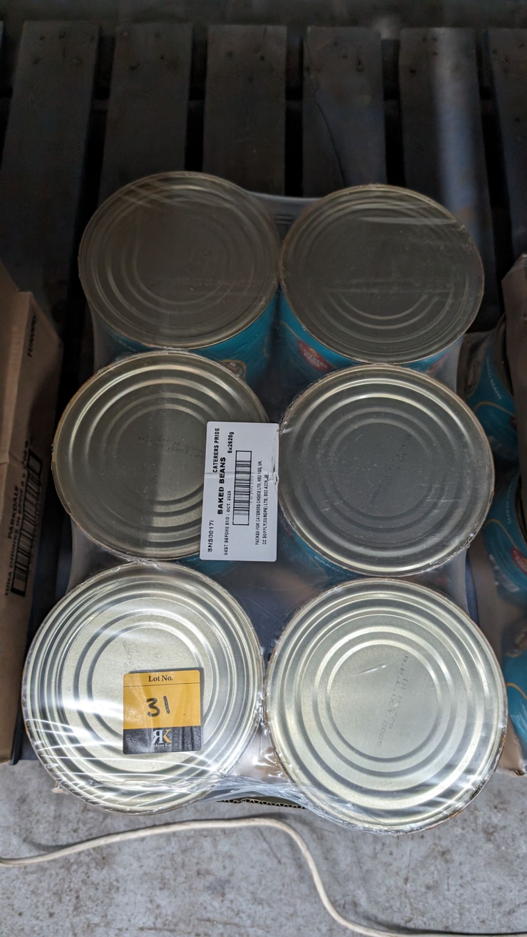 12 off 2.62kg tins of Caterer's Pride baked beans, best before date October 2025 - Image 5 of 6