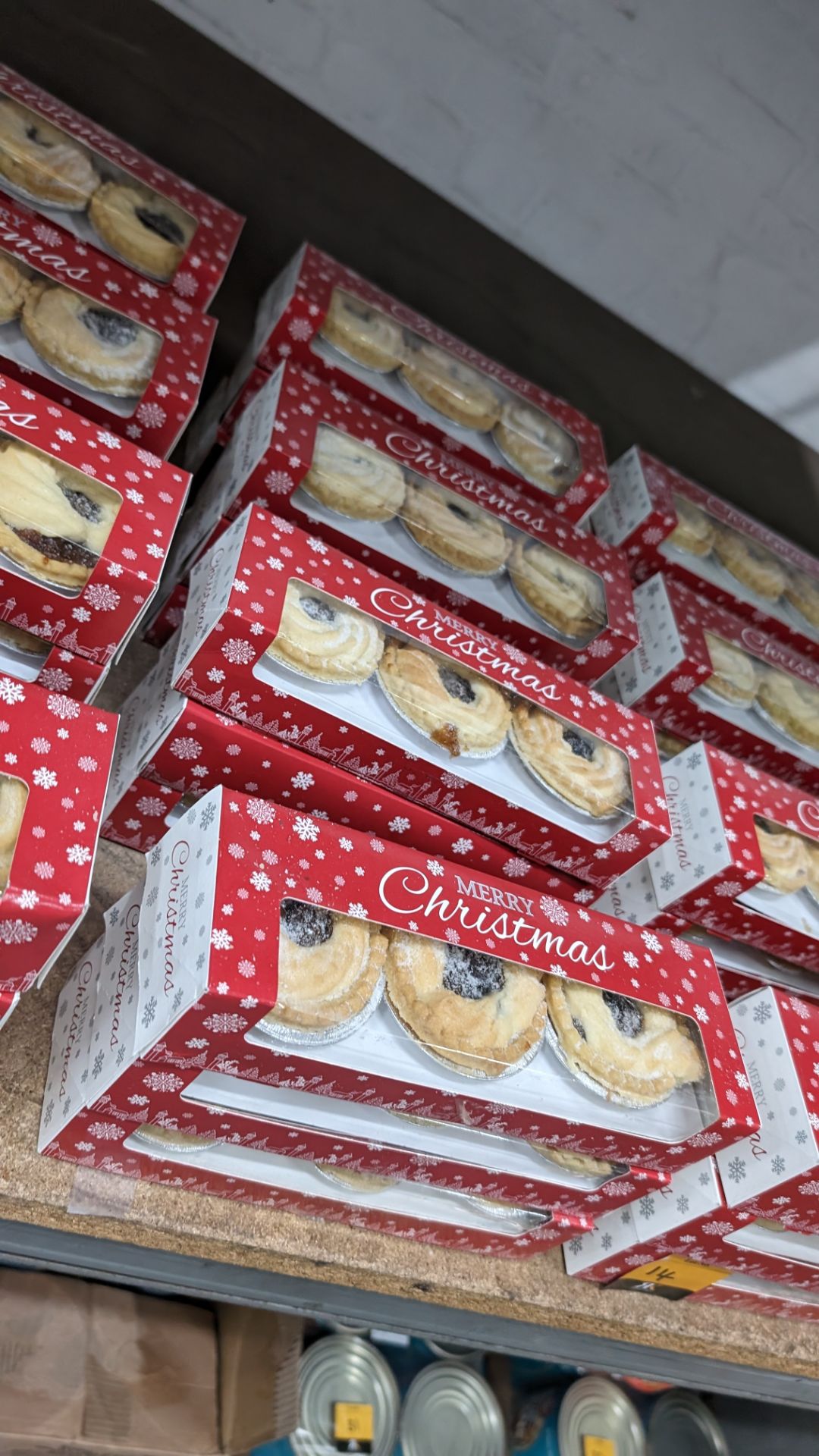 40 off 6 packs of Christmas mince pies. Each pack contains 6 pies on 2 layers & comes in Merry Chri - Image 8 of 10