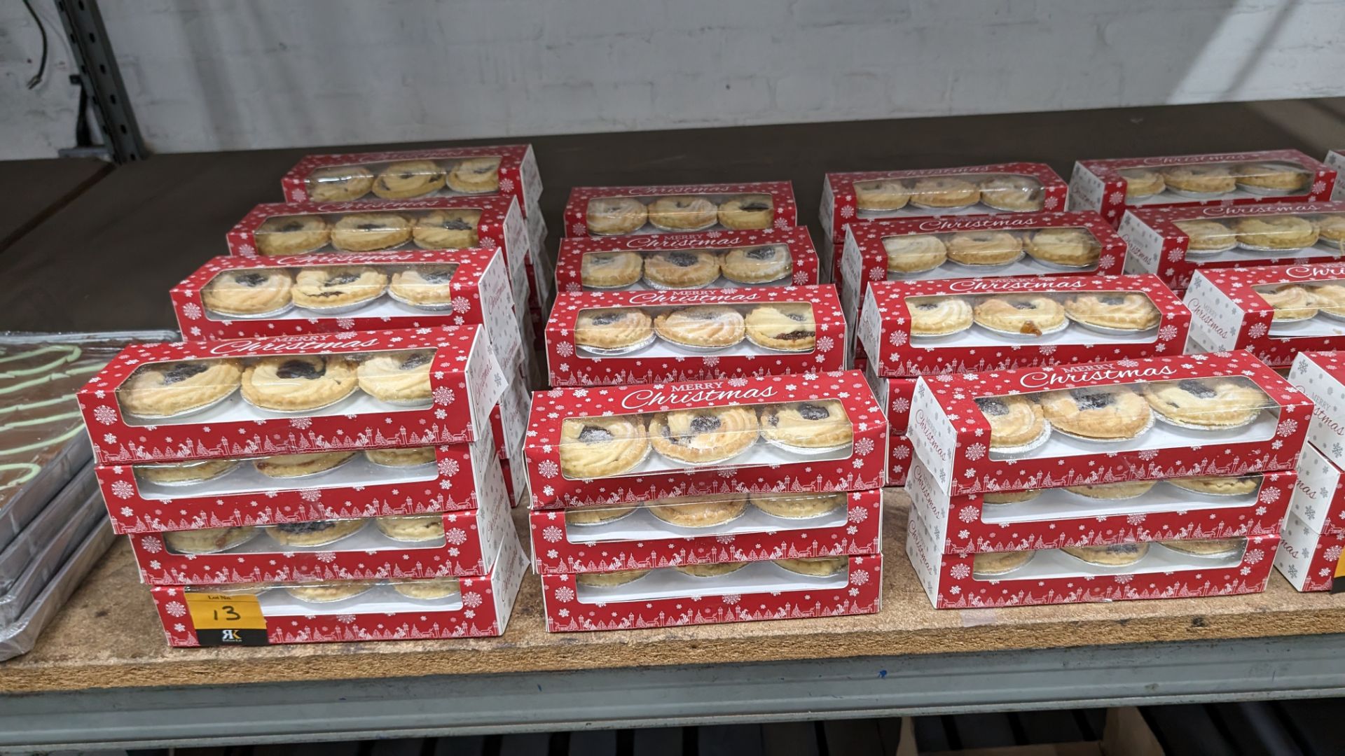 40 off 6 packs of Christmas mince pies. Each pack contains 6 pies on 2 layers & comes in Merry Chri - Image 2 of 10