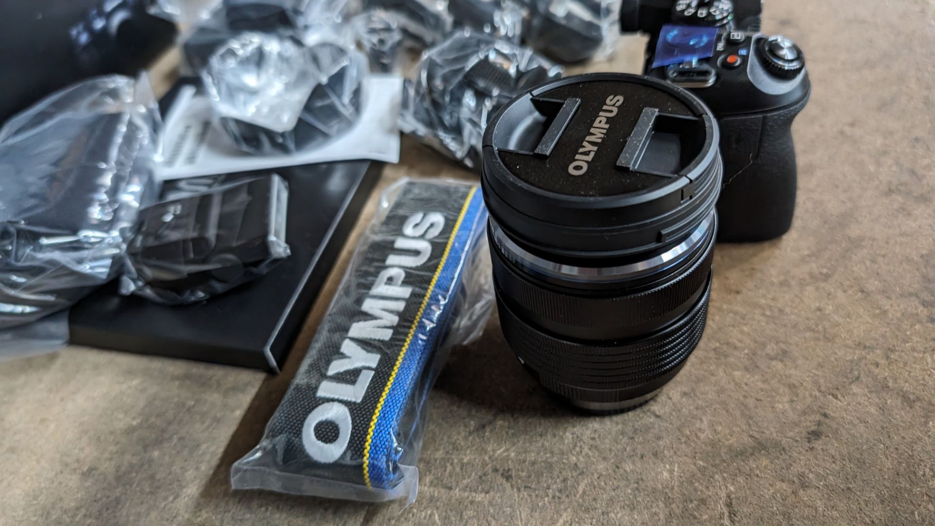 Olympus OM-D E-M1 Mark II micro camera kit, including camera body, strap, battery, charger, USB cabl - Image 7 of 15