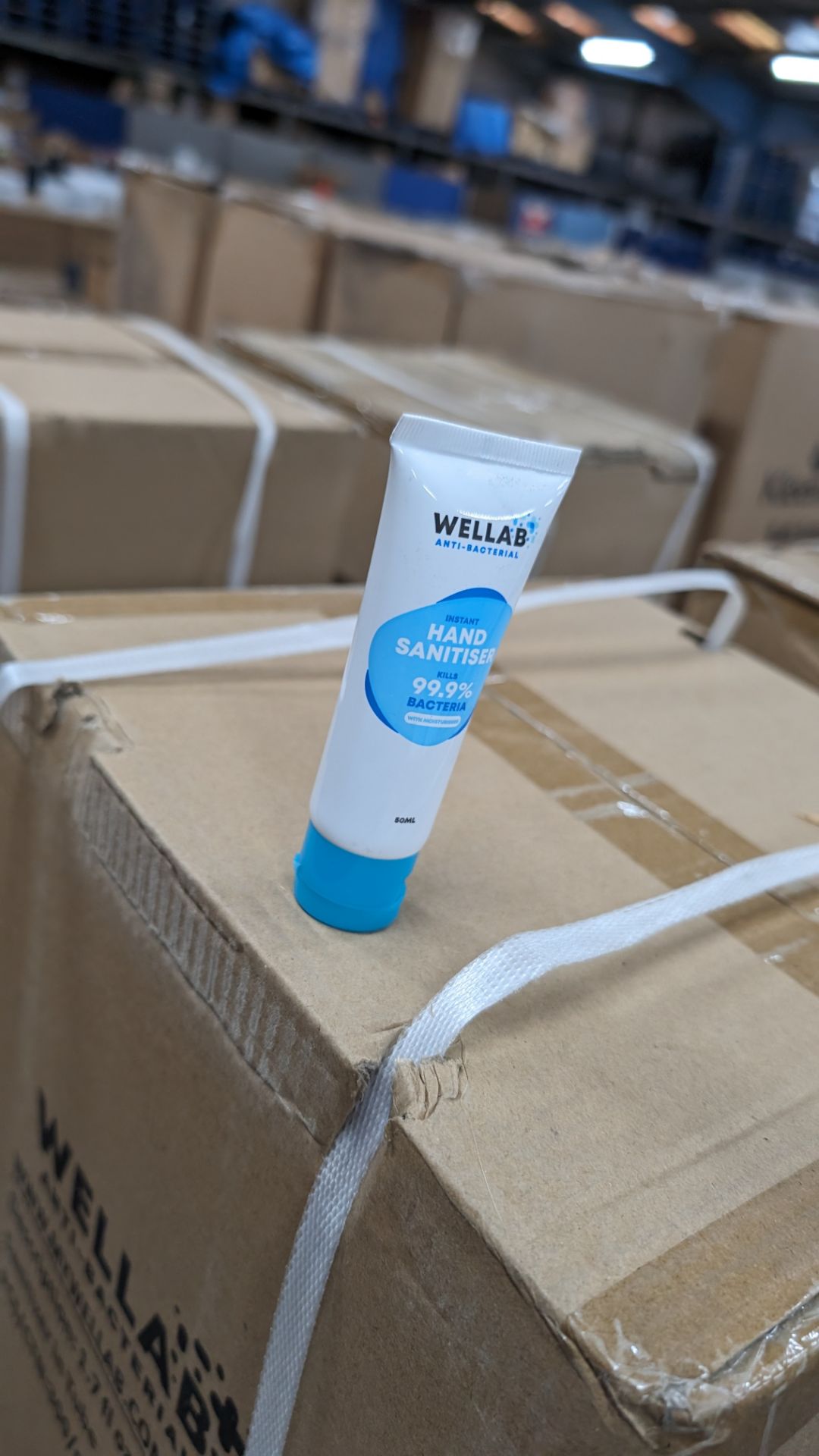 Pallet of Wellab anti-bacterial hand sanitizer with moisturiser. In 50ml tubes. Expiry April 2022. - Bild 8 aus 12