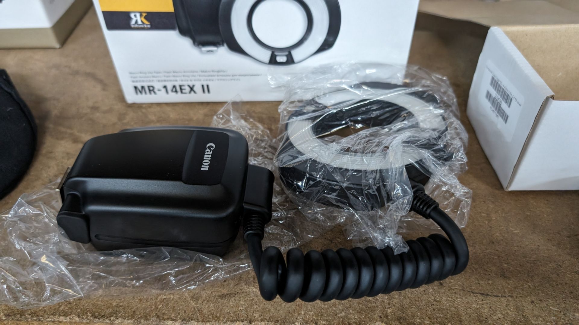 Canon MR-14EX II macro ring light flash. Includes soft carry case - Image 3 of 7