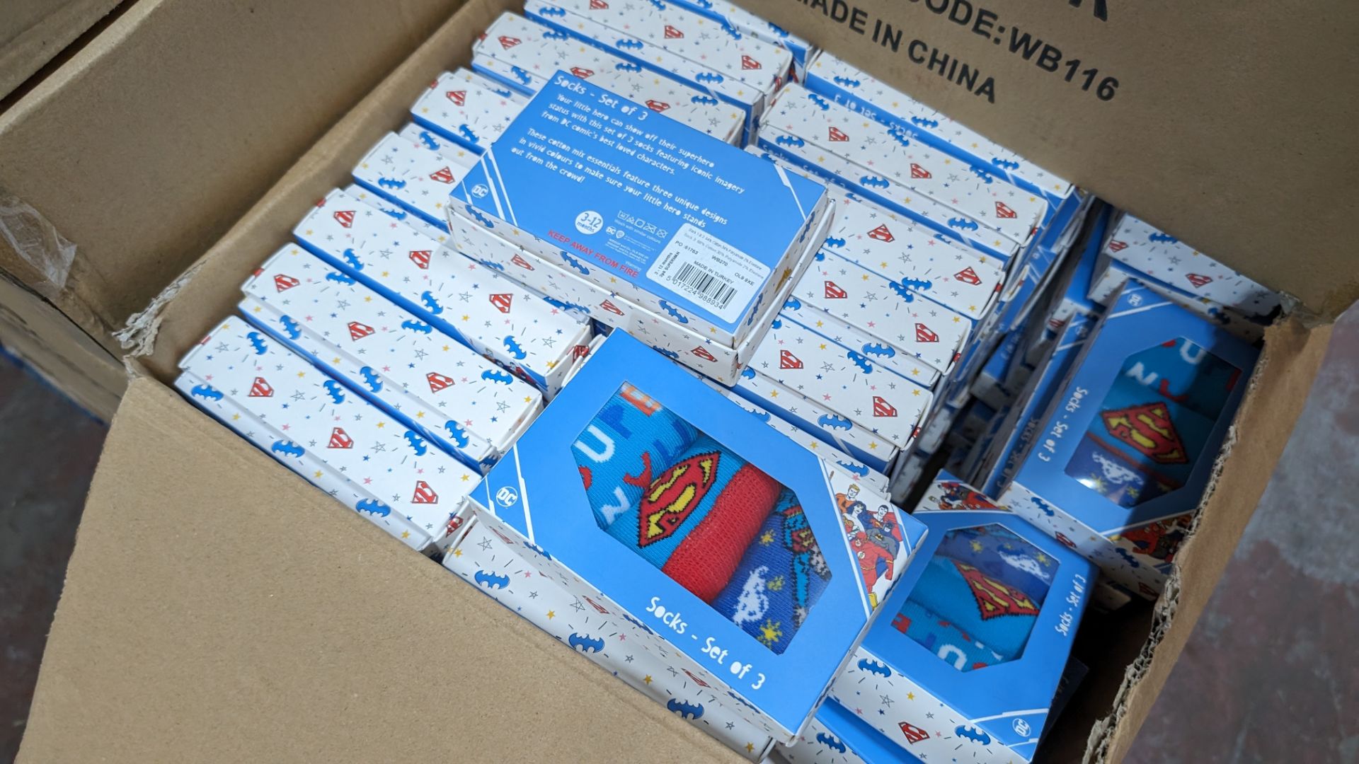Approximately 95 off Superman sock triple packs, each pack comprises a box with 3 pairs of socks, ea - Bild 2 aus 6