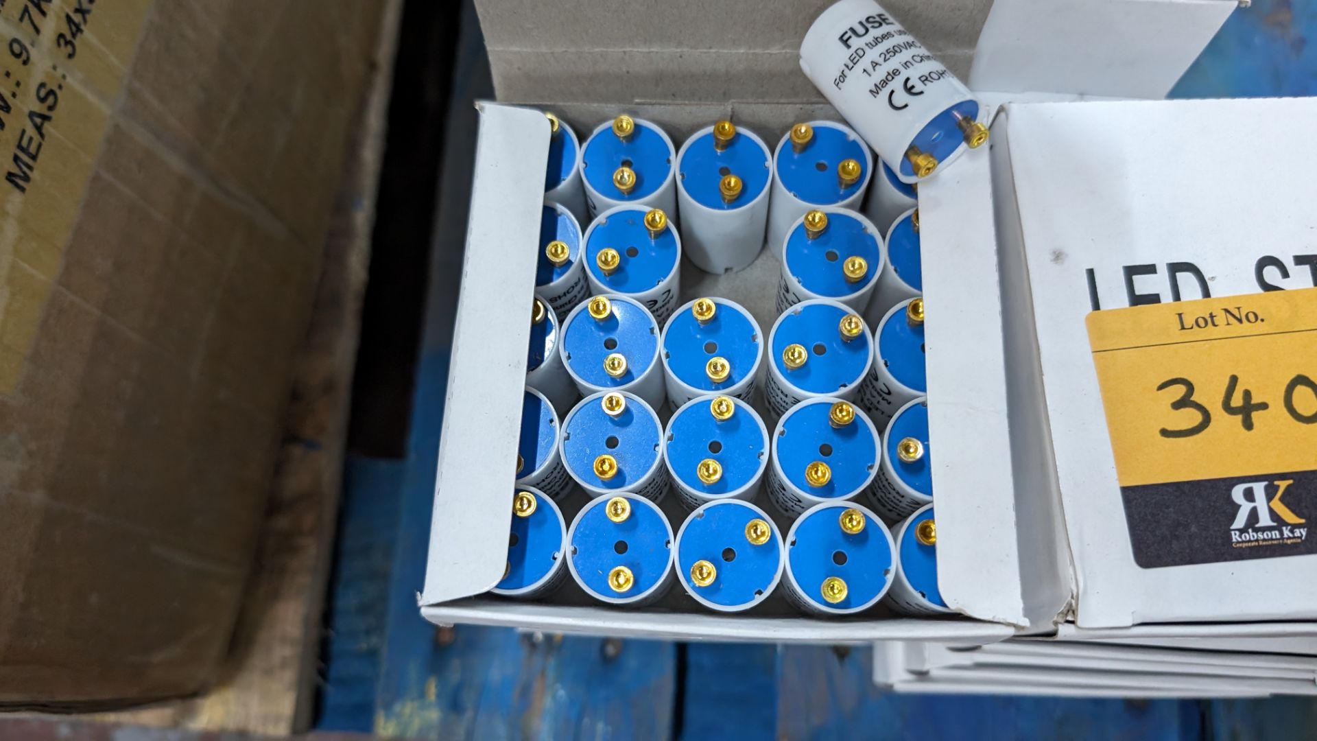 300 off LED starter fuses - 8 boxes - Image 3 of 4