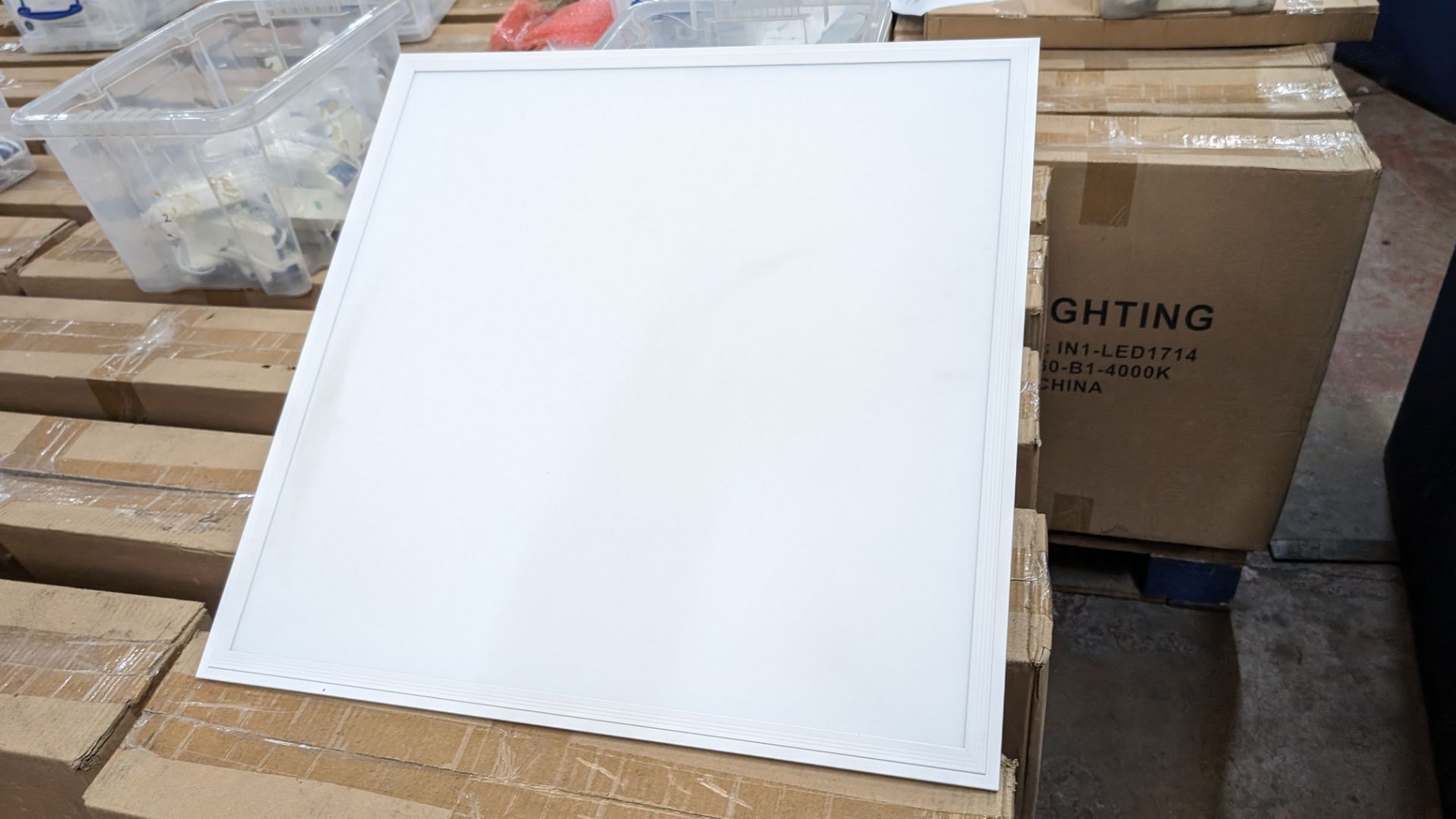 20 off Elegance (Standard) 595mm x 595mm LED lighting panels. 4000k. 45w input power. 45w drivers - Bild 6 aus 14