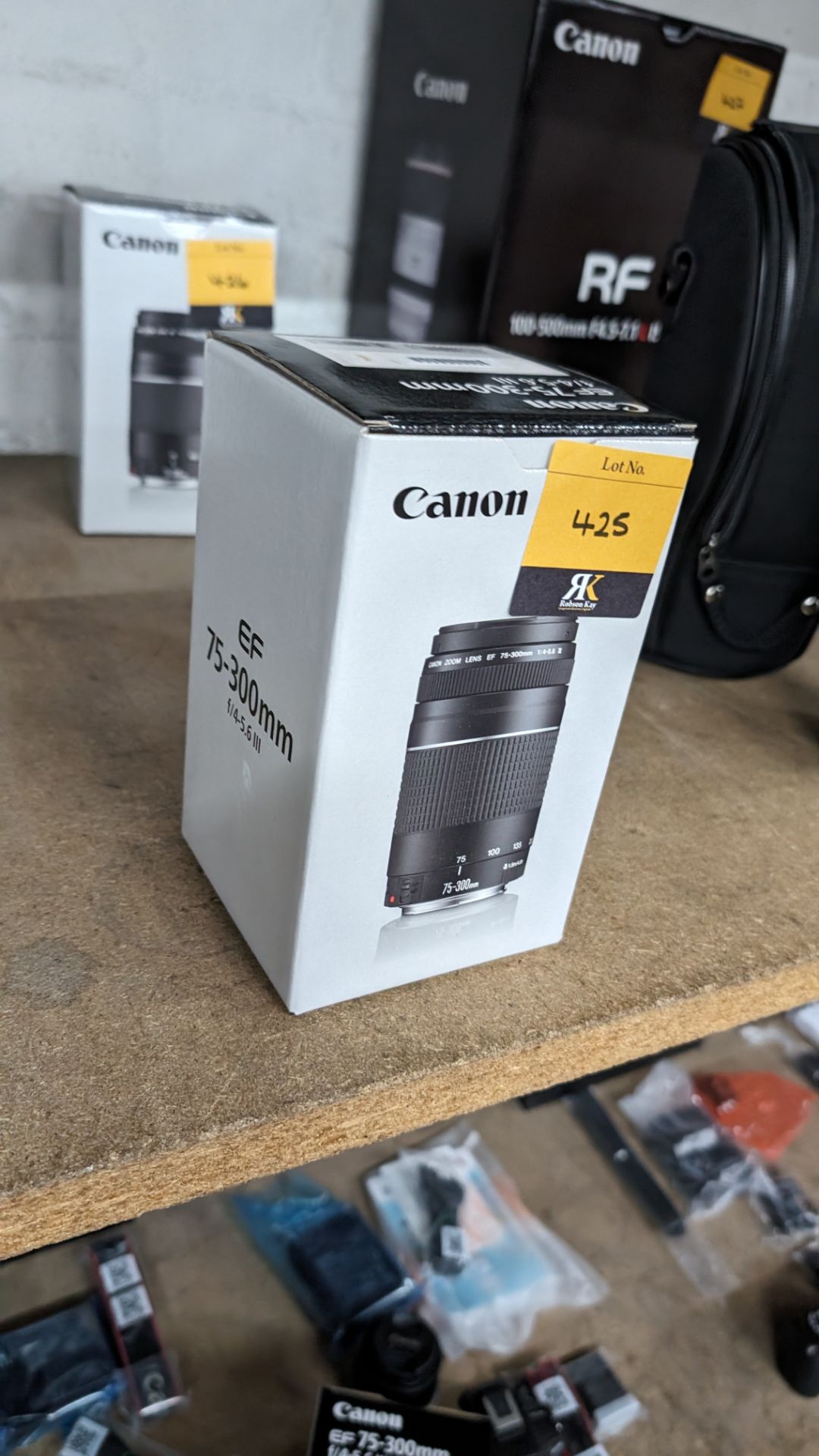 Canon EF 75-300mm lens, f/4-5.6 III - Bild 4 aus 8