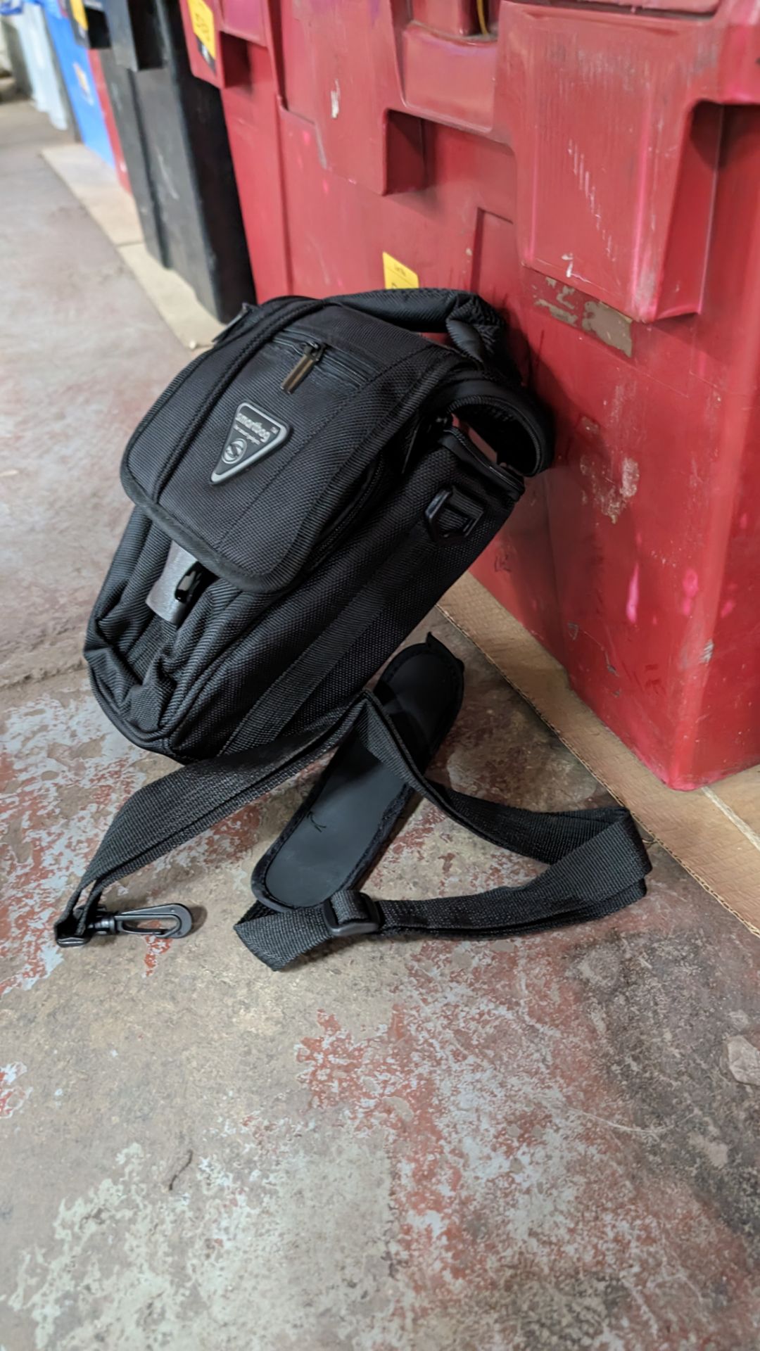 10 off camera bags, each including a strap - Image 5 of 5