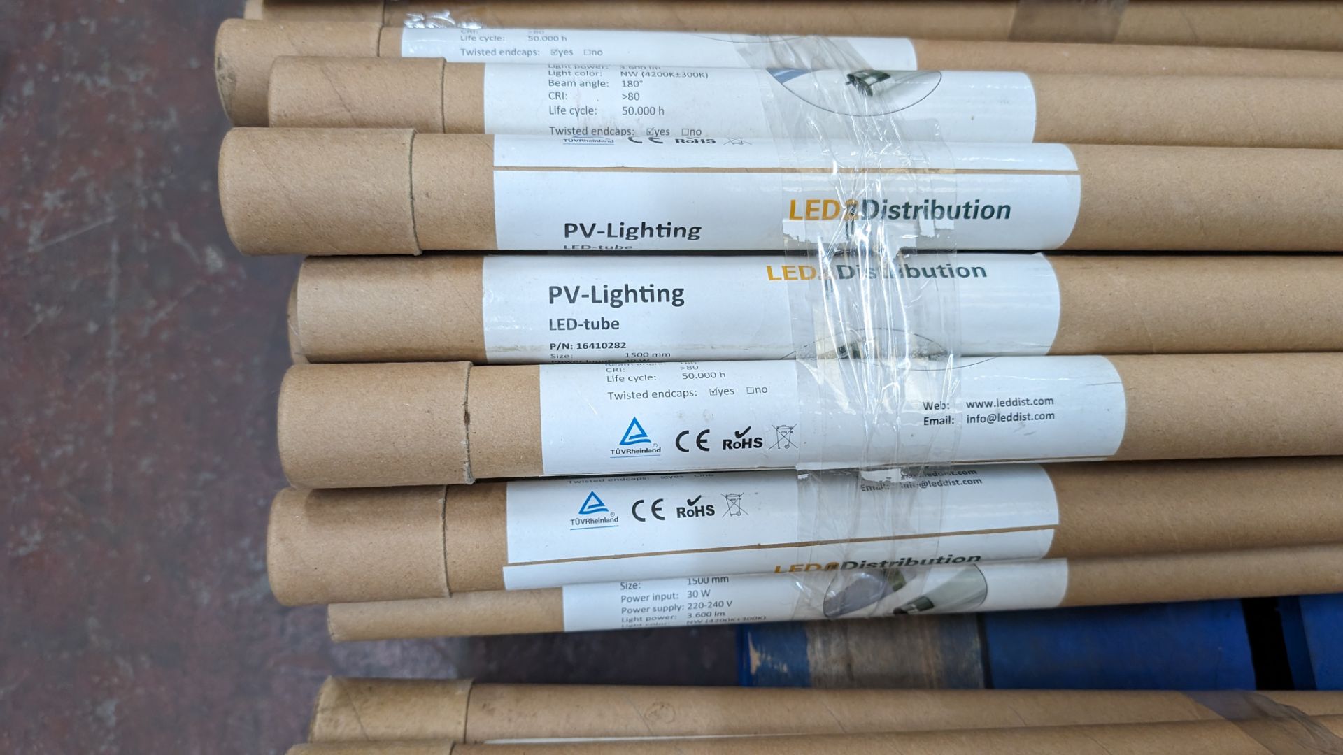 The contents of a pallet of 1500mm 30w 3600 lumens LED lighting tubes, 50,000 hours. Approximately - Image 5 of 7