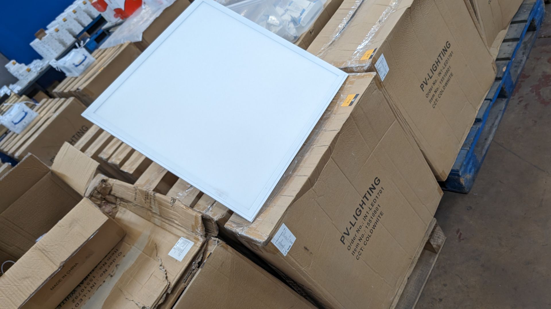 16 off 600mm x 600mm 36w 6000k 4320 lumens cold white LED lighting panels. 36w drivers. This lot c