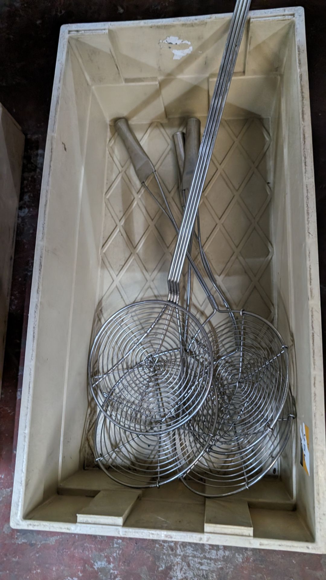 The contents of a crate of long handled fryer utensils - Image 3 of 3
