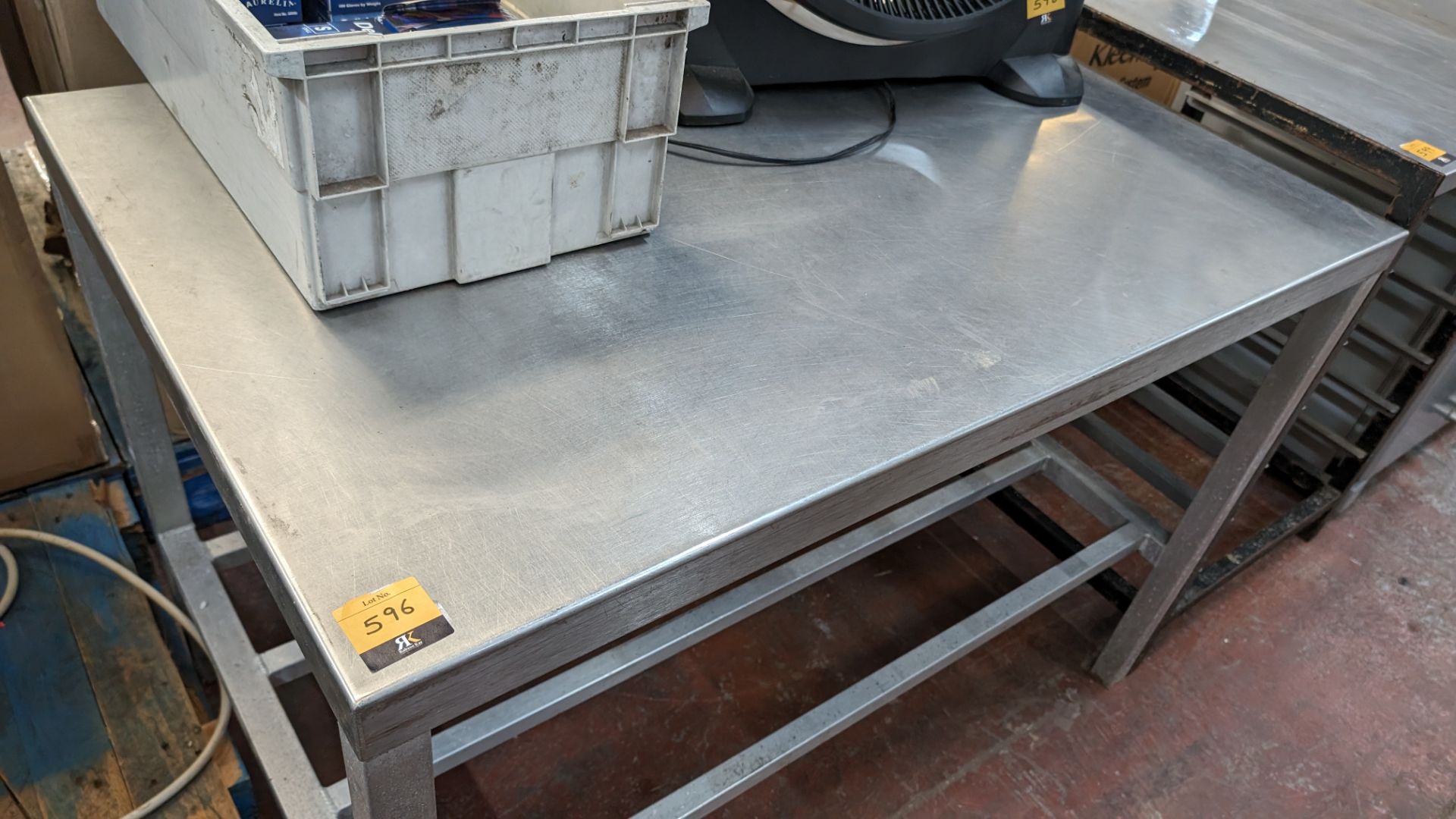 Large stainless steel table measuring 120cm x 75cm x 83cm - Image 4 of 4