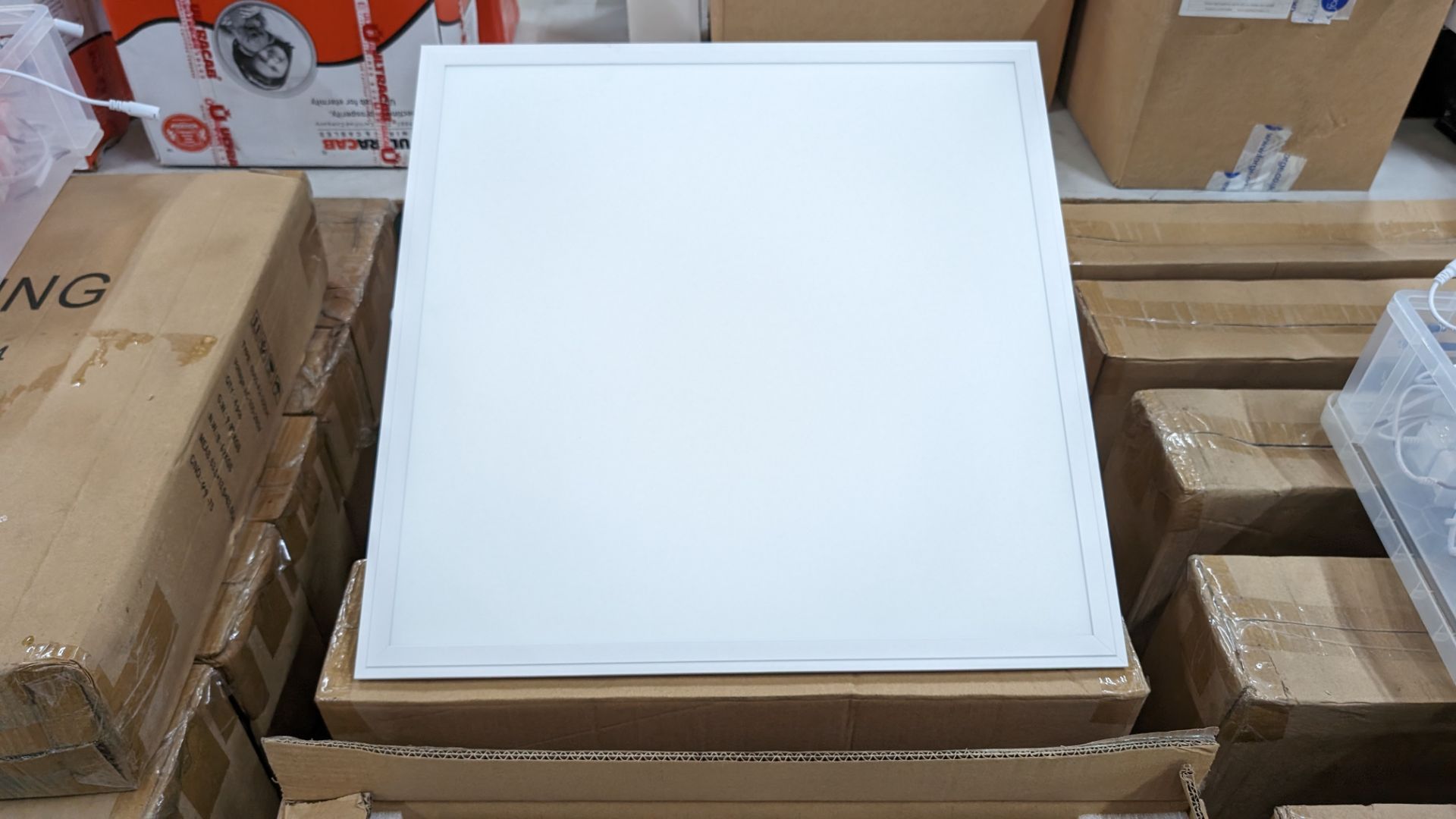 20 off Elegance Premium Eco 595mm x 595mm LED lighting panels. 4000k. 28/36w input power. 36w dri - Bild 8 aus 16