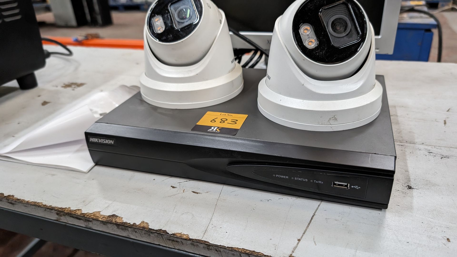 CCTV equipment comprising DVR, 2 off cameras and 1 off monitor - Bild 4 aus 6