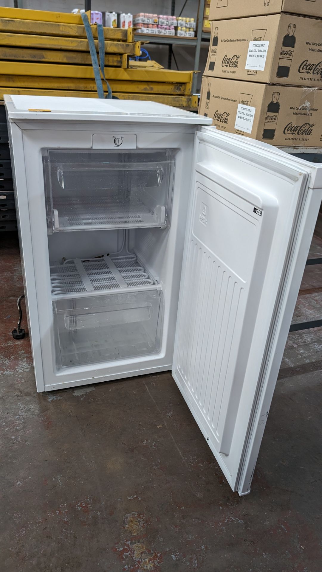 Zanussi undercounter domestic freezer - Image 4 of 4